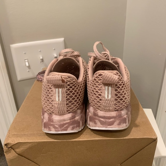 NOBULL womens diamond mesh runner dusty rose tie dye 7.5 - Picture 4 of 5